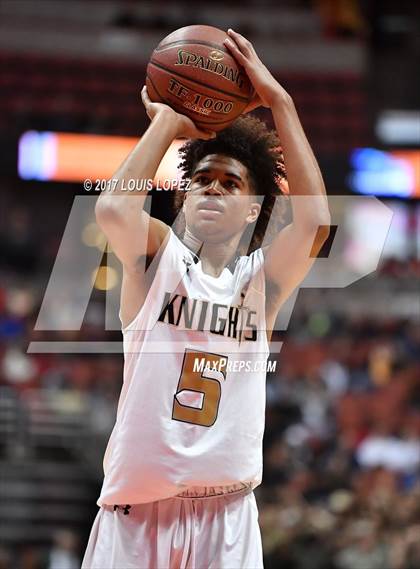Thumbnail 3 in Bishop Montgomery vs. Mater Dei (CIF SS Open DIV Final) photogallery.