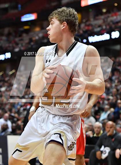 Thumbnail 2 in Bishop Montgomery vs. Mater Dei (CIF SS Open DIV Final) photogallery.