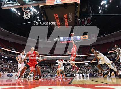 Thumbnail 2 in Bishop Montgomery vs. Mater Dei (CIF SS Open DIV Final) photogallery.