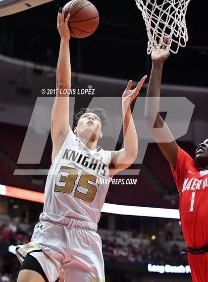 Thumbnail 1 in Bishop Montgomery vs. Mater Dei (CIF SS Open DIV Final) photogallery.