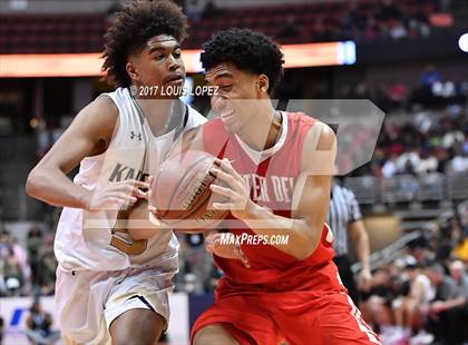 Thumbnail 3 in Bishop Montgomery vs. Mater Dei (CIF SS Open DIV Final) photogallery.