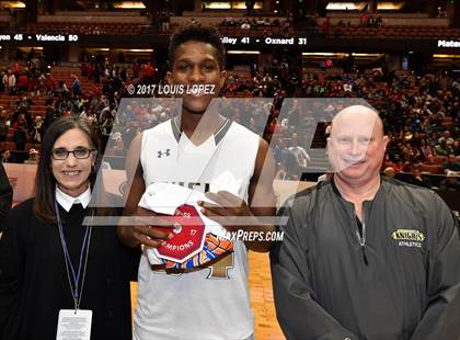 Thumbnail 2 in Bishop Montgomery vs. Mater Dei (CIF SS Open DIV Final) photogallery.