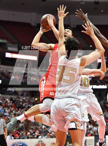 Thumbnail 1 in Bishop Montgomery vs. Mater Dei (CIF SS Open DIV Final) photogallery.