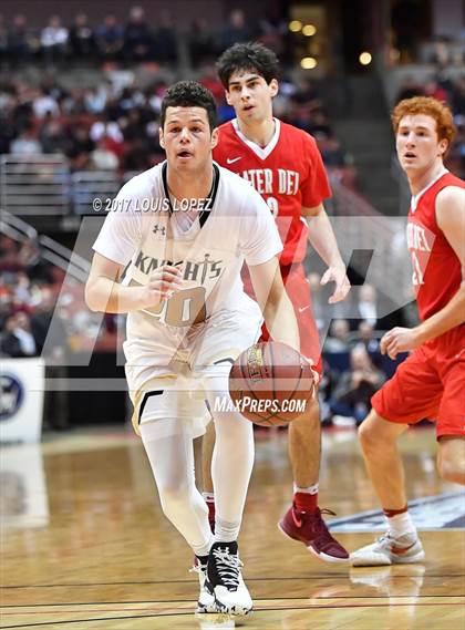 Thumbnail 1 in Bishop Montgomery vs. Mater Dei (CIF SS Open DIV Final) photogallery.