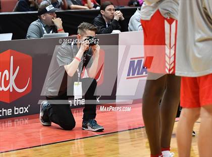 Thumbnail 2 in Bishop Montgomery vs. Mater Dei (CIF SS Open DIV Final) photogallery.