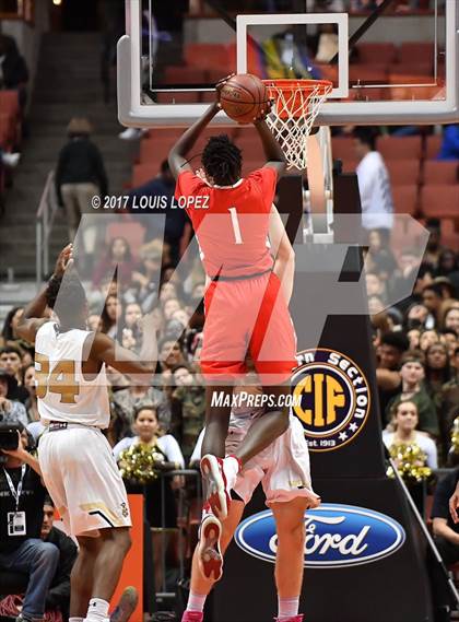 Thumbnail 1 in Bishop Montgomery vs. Mater Dei (CIF SS Open DIV Final) photogallery.