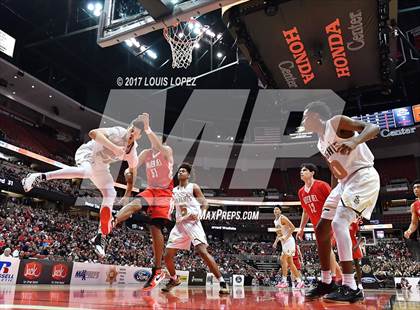 Thumbnail 1 in Bishop Montgomery vs. Mater Dei (CIF SS Open DIV Final) photogallery.