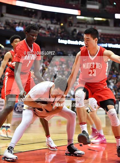 Thumbnail 1 in Bishop Montgomery vs. Mater Dei (CIF SS Open DIV Final) photogallery.