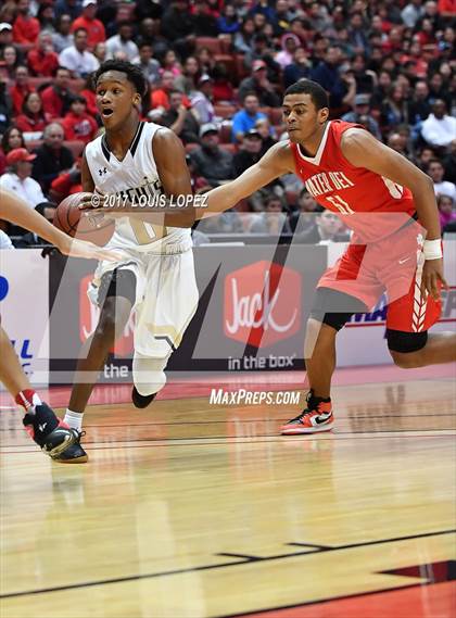 Thumbnail 3 in Bishop Montgomery vs. Mater Dei (CIF SS Open DIV Final) photogallery.