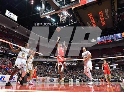 Thumbnail 1 in Bishop Montgomery vs. Mater Dei (CIF SS Open DIV Final) photogallery.