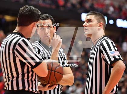 Thumbnail 3 in Bishop Montgomery vs. Mater Dei (CIF SS Open DIV Final) photogallery.