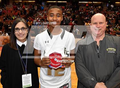 Thumbnail 3 in Bishop Montgomery vs. Mater Dei (CIF SS Open DIV Final) photogallery.