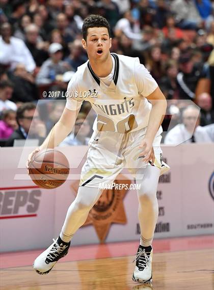 Thumbnail 2 in Bishop Montgomery vs. Mater Dei (CIF SS Open DIV Final) photogallery.