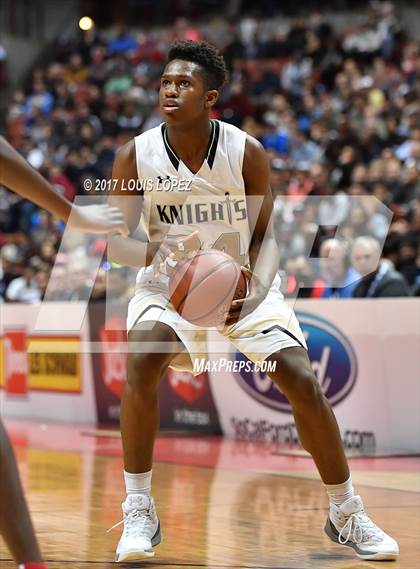 Thumbnail 3 in Bishop Montgomery vs. Mater Dei (CIF SS Open DIV Final) photogallery.