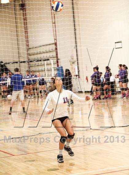 Thumbnail 2 in Hamilton vs Bishop Gorman (Nike Tournament of Champions) photogallery.