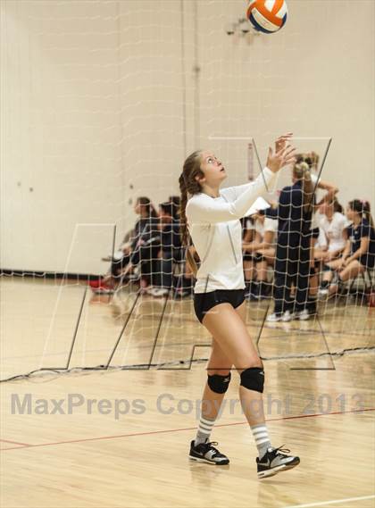 Thumbnail 3 in Hamilton vs Bishop Gorman (Nike Tournament of Champions) photogallery.