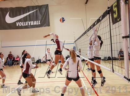 Thumbnail 1 in Hamilton vs Bishop Gorman (Nike Tournament of Champions) photogallery.