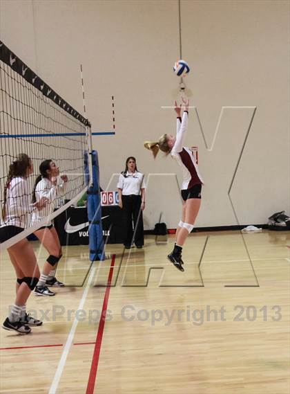 Thumbnail 1 in Hamilton vs Bishop Gorman (Nike Tournament of Champions) photogallery.
