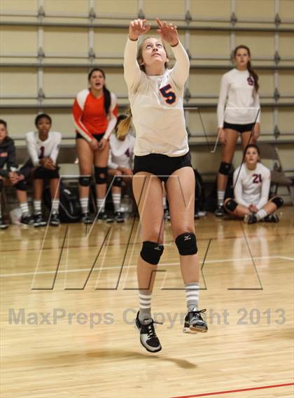 Thumbnail 2 in Hamilton vs Bishop Gorman (Nike Tournament of Champions) photogallery.