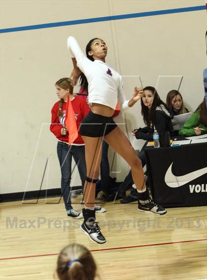 Thumbnail 2 in Hamilton vs Bishop Gorman (Nike Tournament of Champions) photogallery.