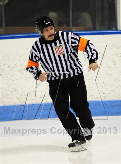 Thumbnail 3 in Darien vs. Notre Dame-West Haven (CIAC Division I Semifinal) photogallery.