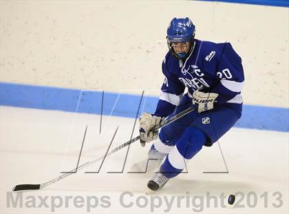 Thumbnail 1 in Darien vs. Notre Dame-West Haven (CIAC Division I Semifinal) photogallery.