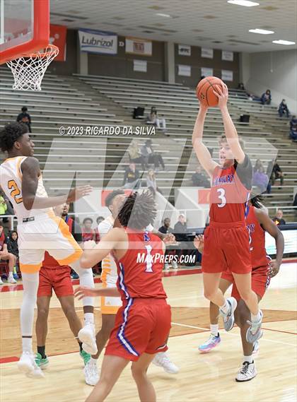 Thumbnail 2 in Midway vs Nimitz (McDonald's Texas Invitational) photogallery.