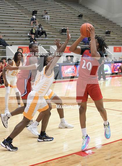 Thumbnail 2 in Midway vs Nimitz (McDonald's Texas Invitational) photogallery.