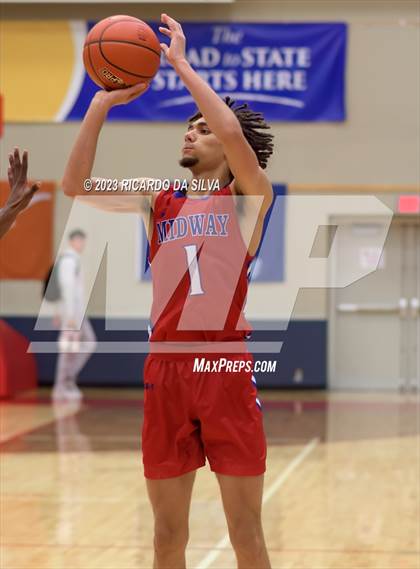 Thumbnail 2 in Midway vs Nimitz (McDonald's Texas Invitational) photogallery.