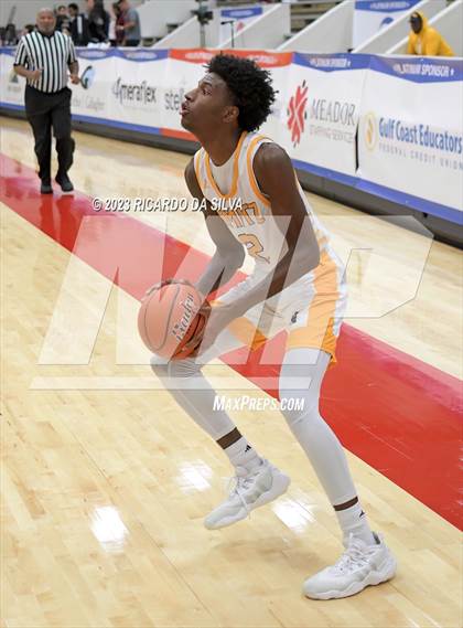 Thumbnail 2 in Midway vs Nimitz (McDonald's Texas Invitational) photogallery.