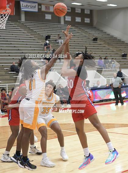 Thumbnail 1 in Midway vs Nimitz (McDonald's Texas Invitational) photogallery.