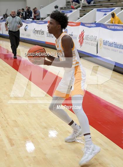 Thumbnail 1 in Midway vs Nimitz (McDonald's Texas Invitational) photogallery.