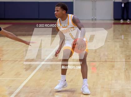 Thumbnail 3 in Midway vs Nimitz (McDonald's Texas Invitational) photogallery.