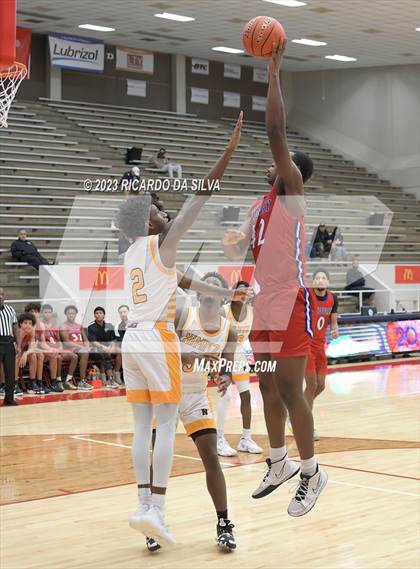 Thumbnail 1 in Midway vs Nimitz (McDonald's Texas Invitational) photogallery.