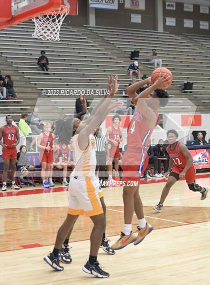 Thumbnail 3 in Midway vs Nimitz (McDonald's Texas Invitational) photogallery.