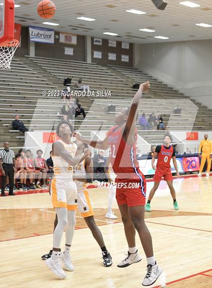 Thumbnail 2 in Midway vs Nimitz (McDonald's Texas Invitational) photogallery.