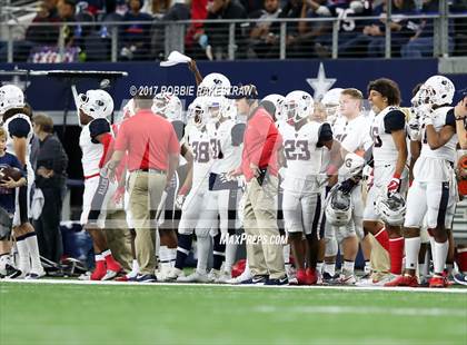 Thumbnail 2 in Allen vs. Lake Travis (UIL 6A Division 1 Final) photogallery.