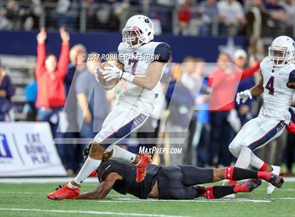 Thumbnail 2 in Allen vs. Lake Travis (UIL 6A Division 1 Final) photogallery.