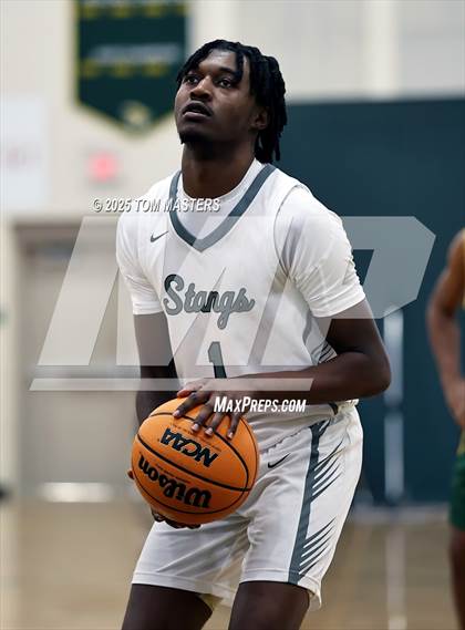 Thumbnail 1 in Morrow vs Crest (Border Classic) photogallery.