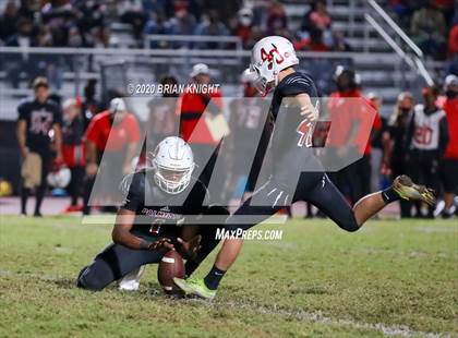 Thumbnail 2 in Lake Gibson vs. Palmetto (FHSAA Class 6A Regional Final) photogallery.
