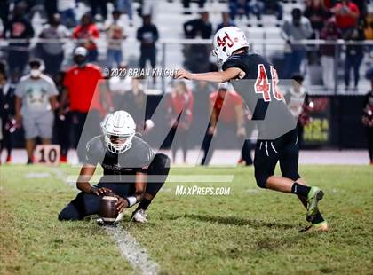 Thumbnail 2 in Lake Gibson vs. Palmetto (FHSAA Class 6A Regional Final) photogallery.