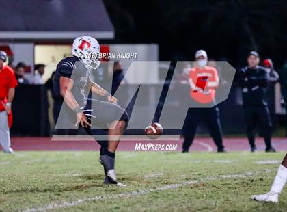 Thumbnail 3 in Lake Gibson vs. Palmetto (FHSAA Class 6A Regional Final) photogallery.