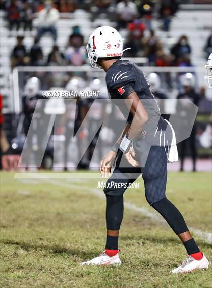 Thumbnail 2 in Lake Gibson vs. Palmetto (FHSAA Class 6A Regional Final) photogallery.