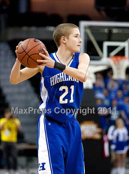 Thumbnail 2 in Highlands vs. Dixie Heights (KHSAA Ninth Region Quarterfinals) photogallery.