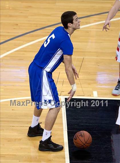 Thumbnail 1 in Highlands vs. Dixie Heights (KHSAA Ninth Region Quarterfinals) photogallery.