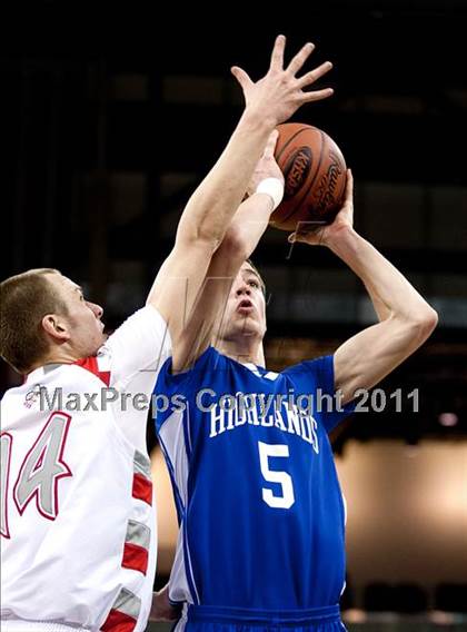 Thumbnail 3 in Highlands vs. Dixie Heights (KHSAA Ninth Region Quarterfinals) photogallery.