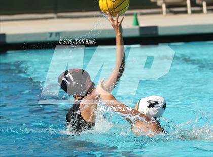 Thumbnail 1 in Albany vs Moreau Catholic (Battle of the Bay) photogallery.