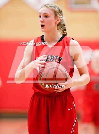 Thumbnail 3 in Liberty vs. LaConner (WIAA 2B Regional Playoff) photogallery.