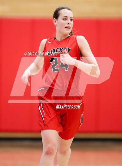 Thumbnail 2 in Liberty vs. LaConner (WIAA 2B Regional Playoff) photogallery.