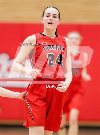 Thumbnail 2 in Liberty vs. LaConner (WIAA 2B Regional Playoff) photogallery.